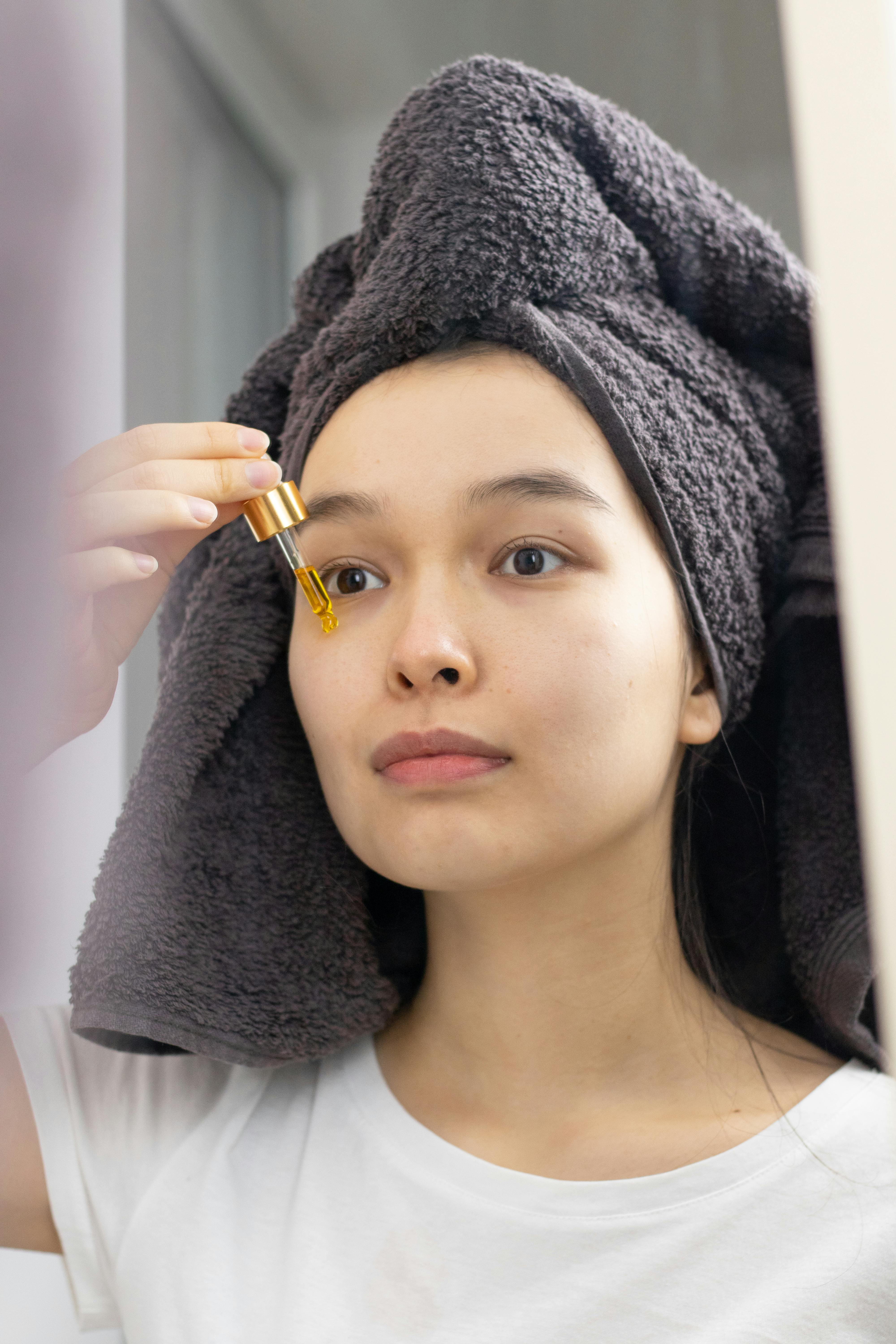Face Oils vs Serums What Is The Difference